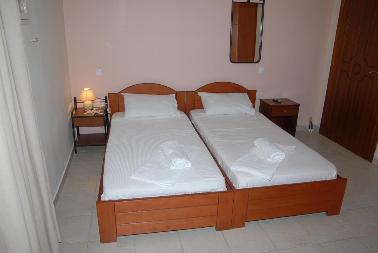 Tsertos Apartments Kamena Vourla Room photo