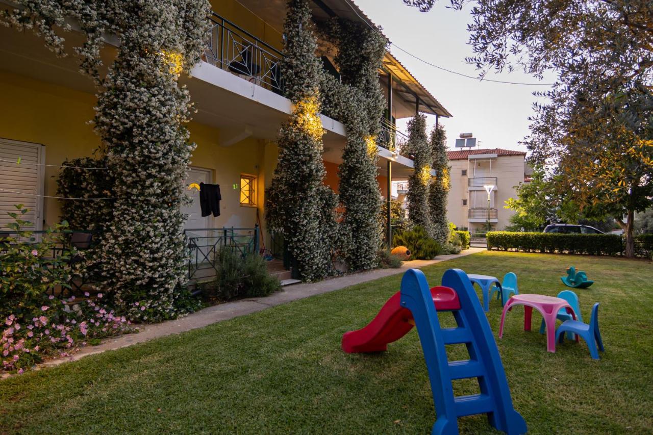 Tsertos Apartments Kamena Vourla Exterior photo
