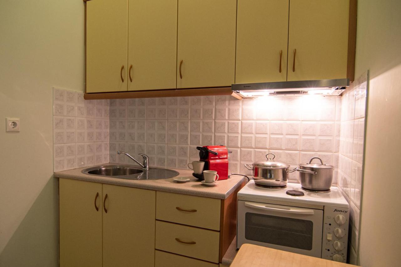 Tsertos Apartments Kamena Vourla Exterior photo