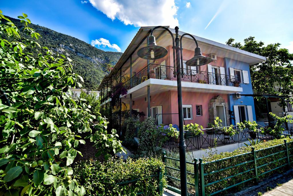 Tsertos Apartments Kamena Vourla Exterior photo